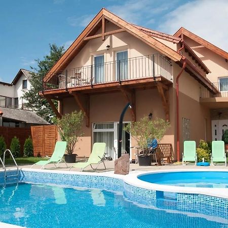 Borostyan Panzio Balatonfuered Bed and Breakfast Exteriör bild
