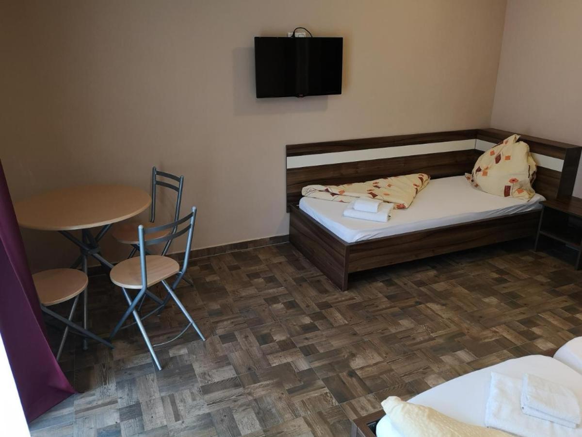 Borostyan Panzio Balatonfuered Bed and Breakfast Exteriör bild