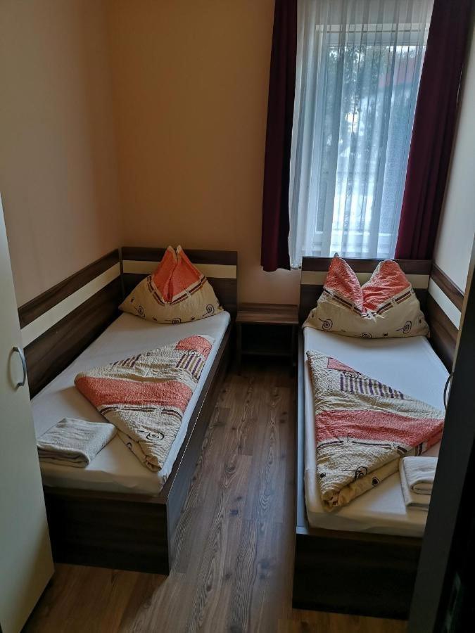 Borostyan Panzio Balatonfuered Bed and Breakfast Exteriör bild