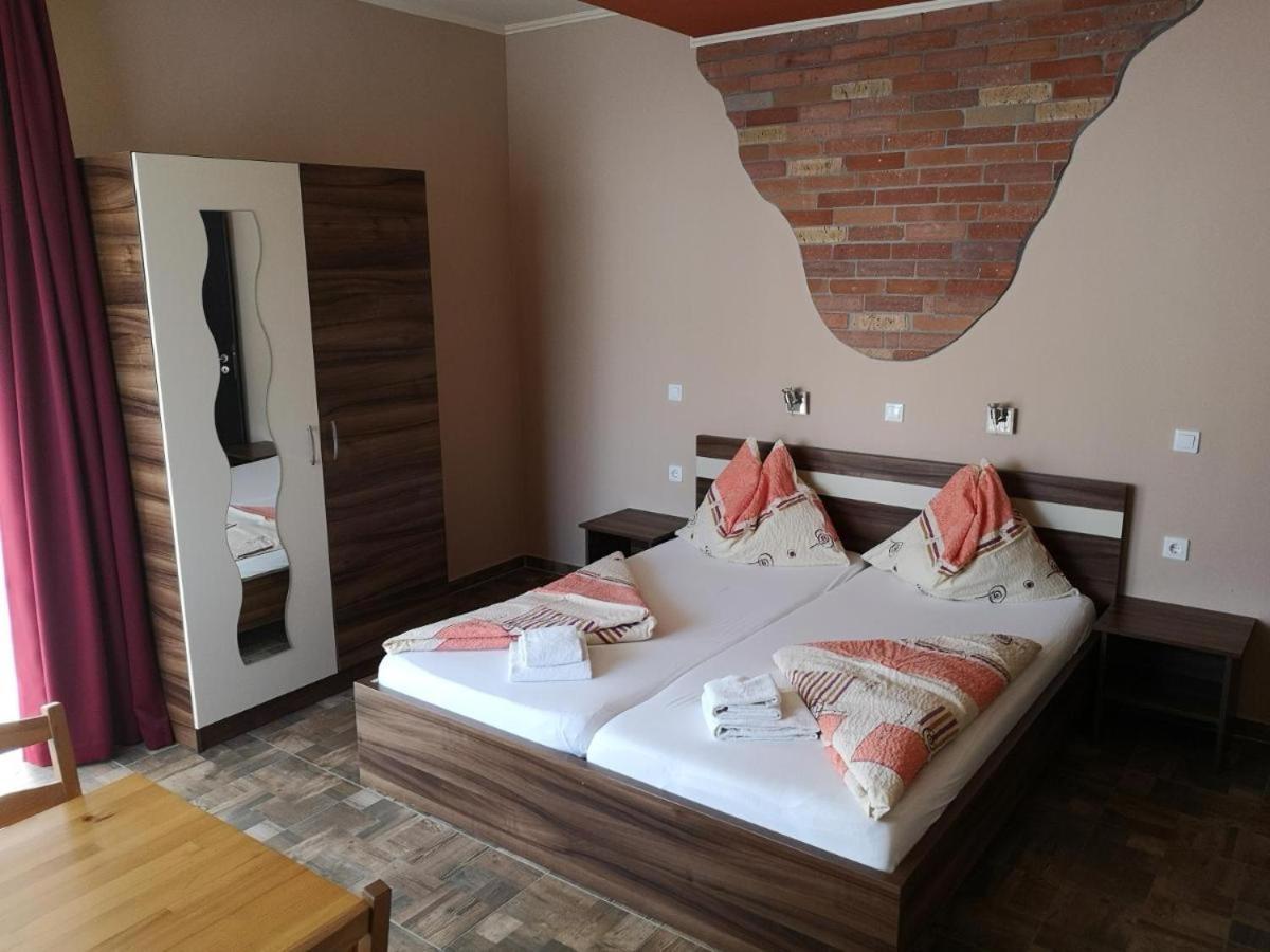 Borostyan Panzio Balatonfuered Bed and Breakfast Exteriör bild